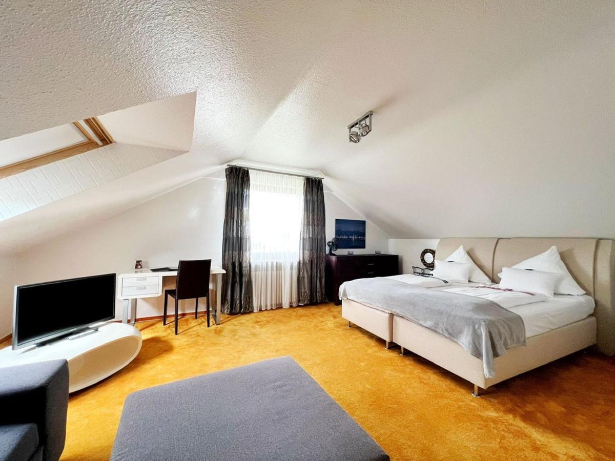 Hotel Hellers Twenty Four I -24H-Check-In- Friedrichshafen Bagian luar foto