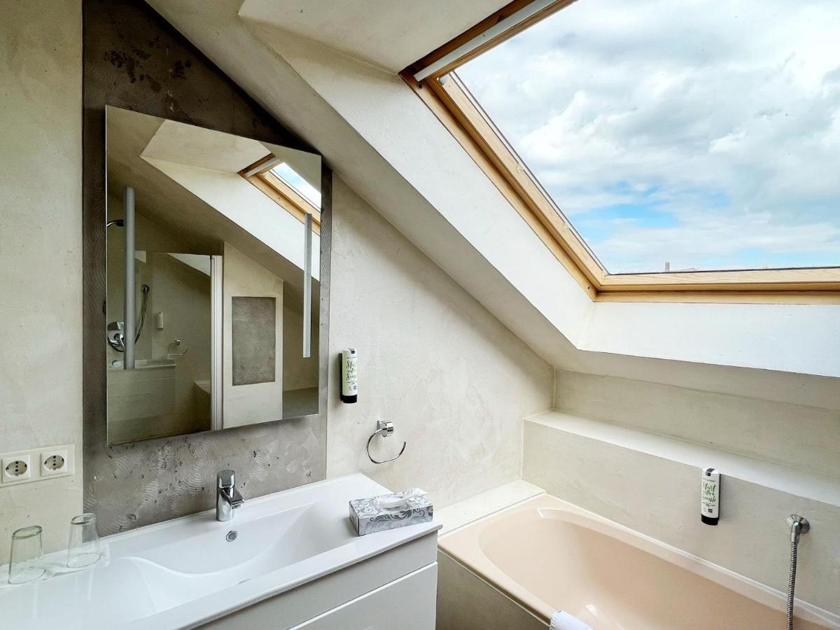 Hotel Hellers Twenty Four I -24H-Check-In- Friedrichshafen Bagian luar foto