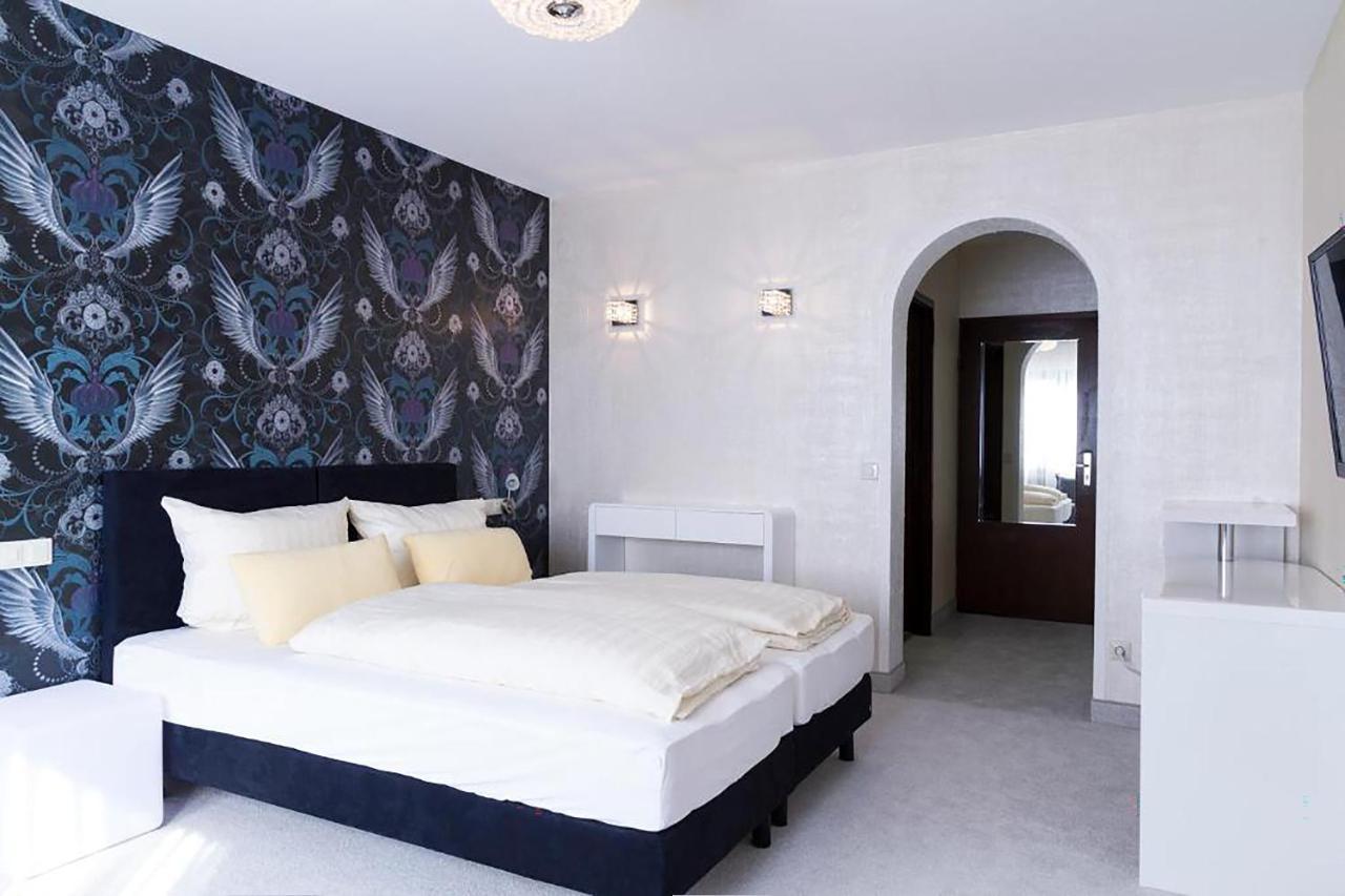 Hotel Hellers Twenty Four I -24H-Check-In- Friedrichshafen Bagian luar foto