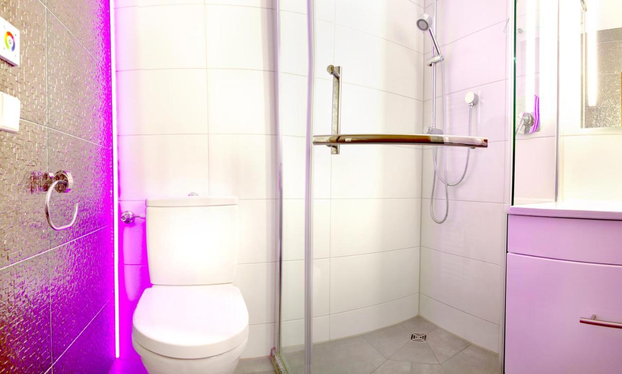 Hotel Hellers Twenty Four I -24H-Check-In- Friedrichshafen Bagian luar foto
