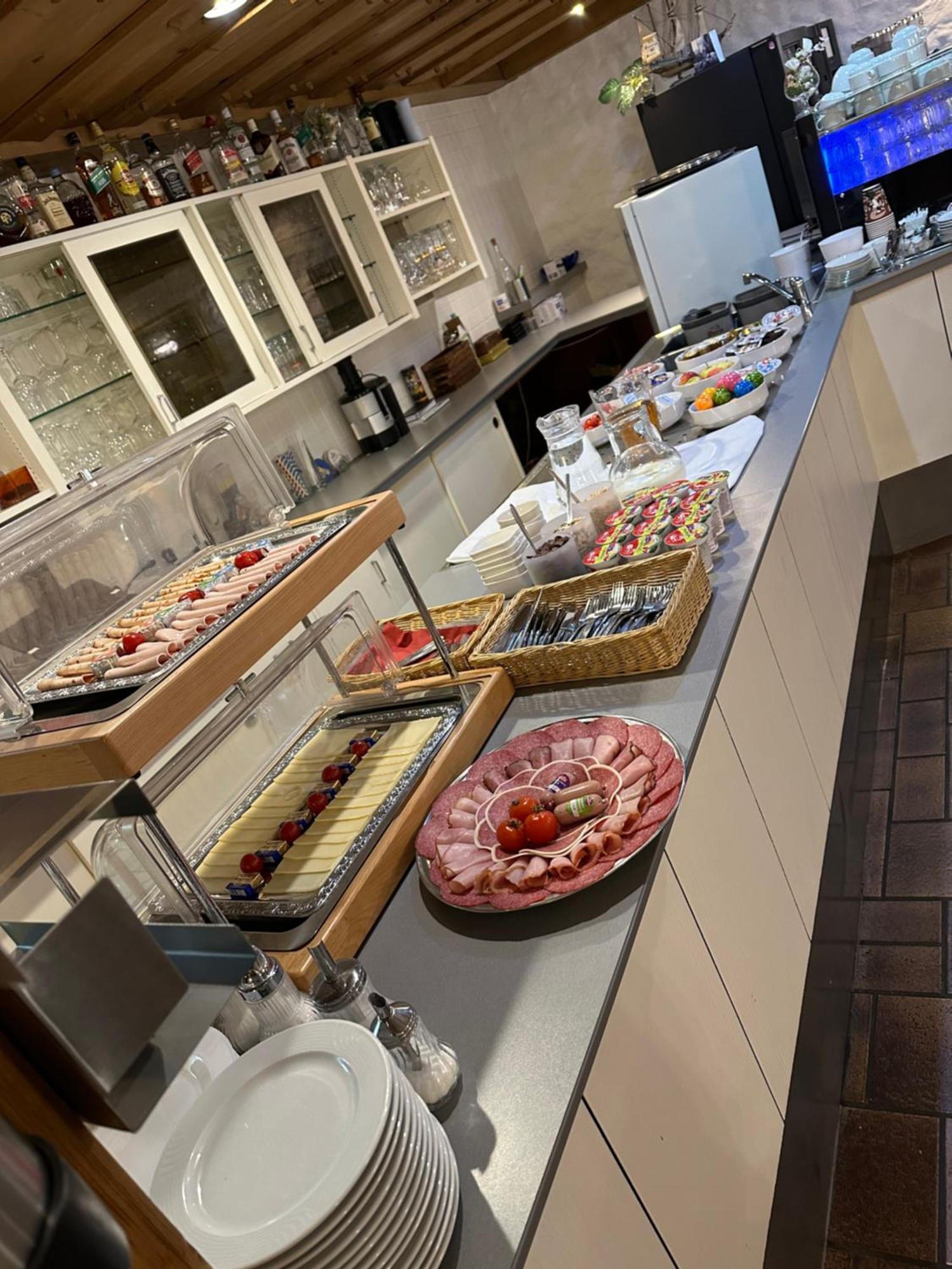 Hotel Hellers Twenty Four I -24H-Check-In- Friedrichshafen Bagian luar foto