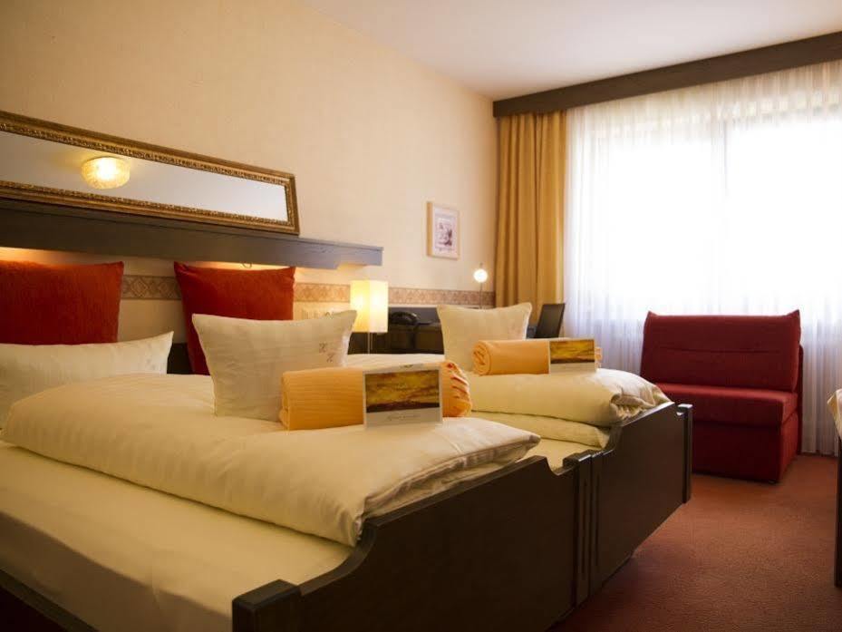 Hotel Hellers Twenty Four I -24H-Check-In- Friedrichshafen Bagian luar foto